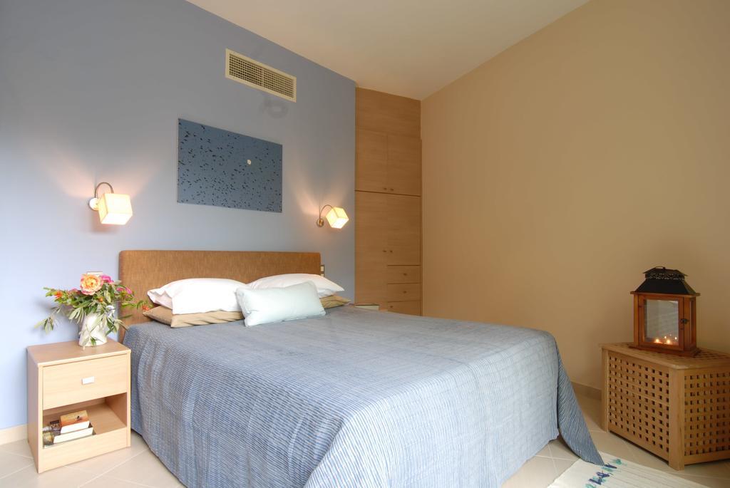 Mylos Apartments Gialova Quarto foto